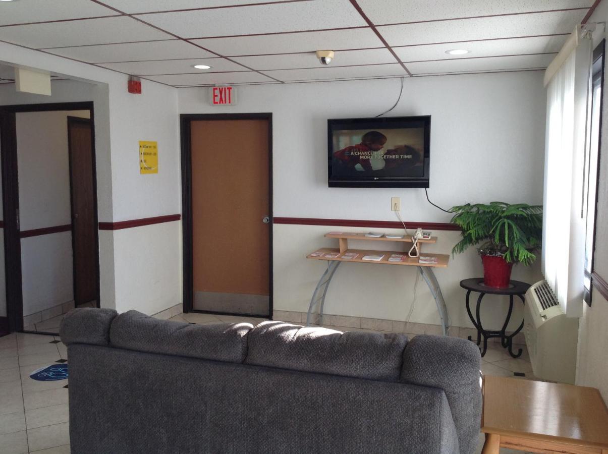 Super 8 By Wyndham Winchester Va Εξωτερικό φωτογραφία