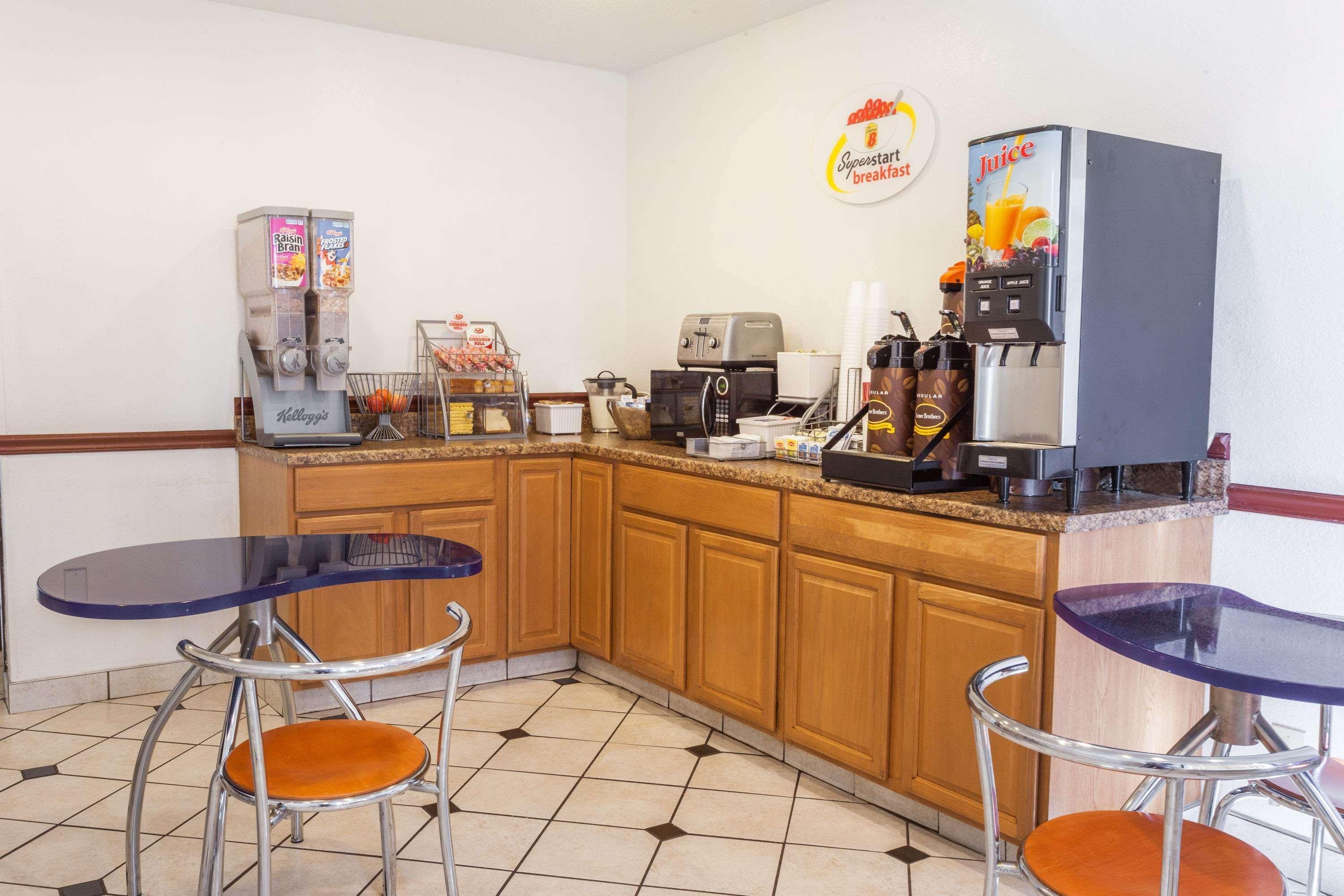 Super 8 By Wyndham Winchester Va Εξωτερικό φωτογραφία